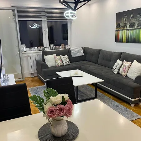 Apartman Ella Apartment *